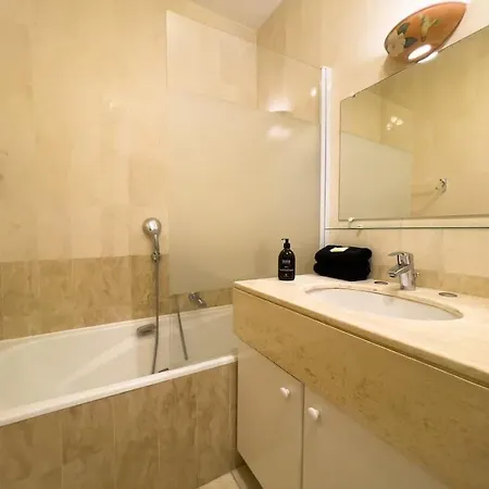 Renove, Grande Terrasse, Piscine, Au Calme Absolu *